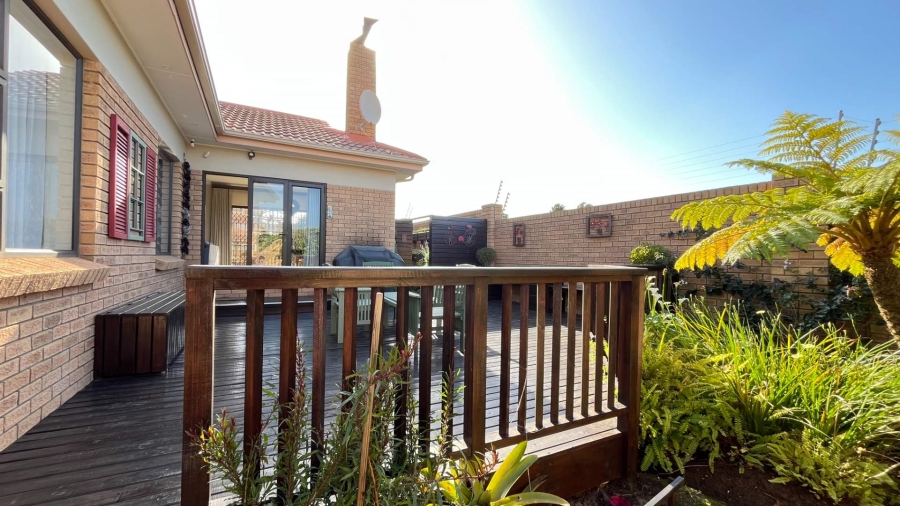 3 Bedroom Property for Sale in Heiderand Western Cape